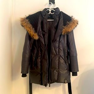 Like new!! Size Large Rudsak winter jacket with fur hood